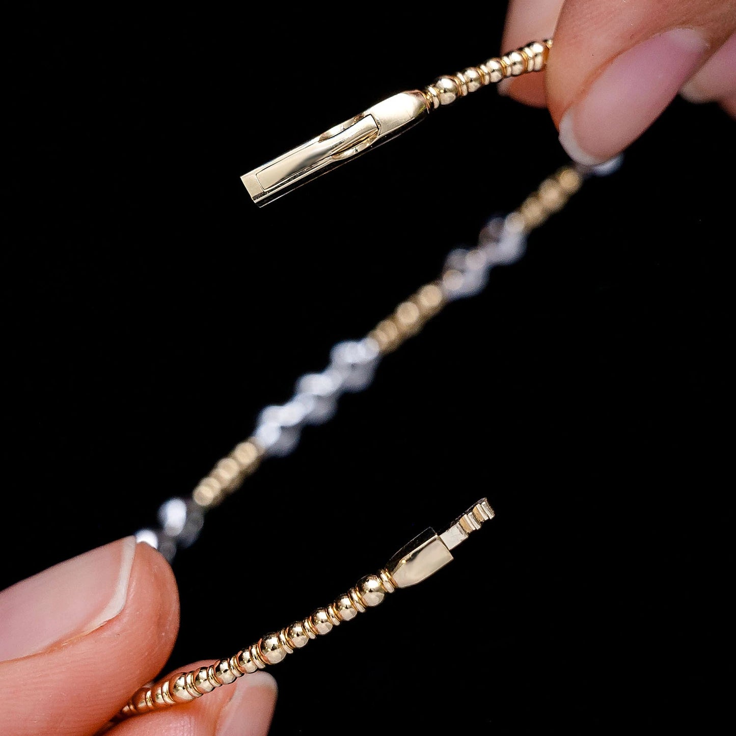 Graduated Beaded Diamond Flex Bangle Bracelet in 14K yellow gold, detail view