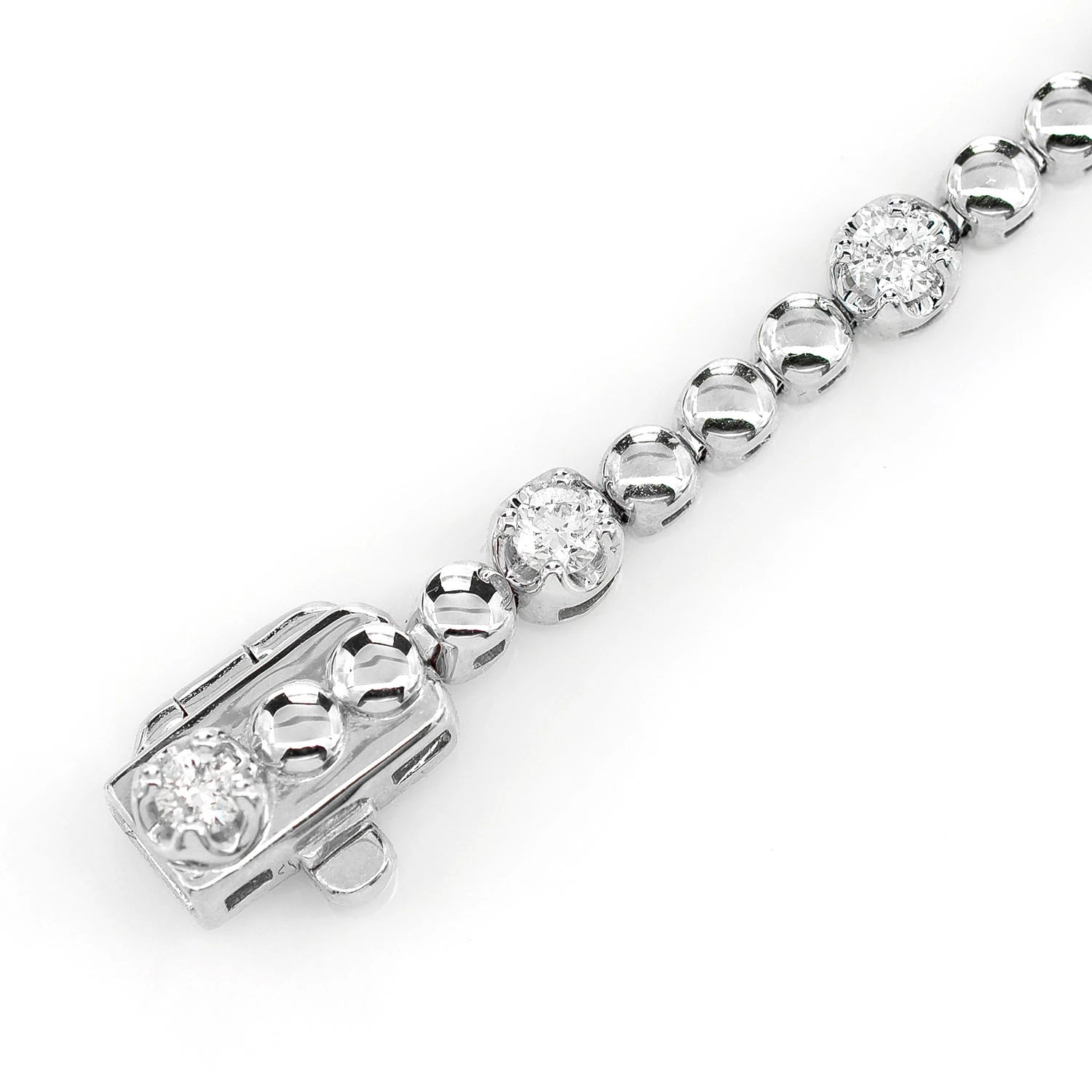 Crown Set Beaded Diamond Link Bracelet in 14K white gold, detail view