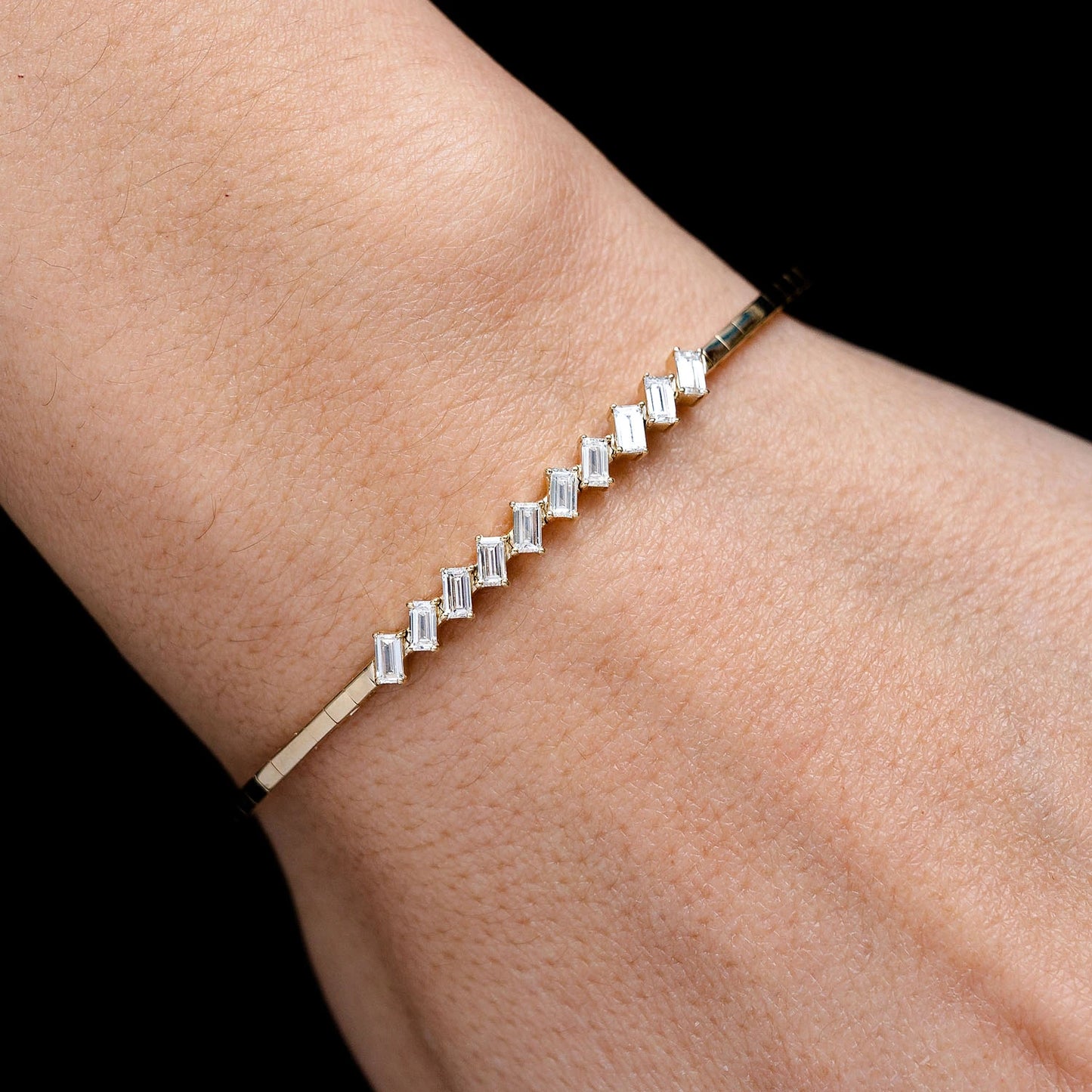 Angled Baguette Diamond Bangle in 14K yellow gold, 1.00ctw, detail view