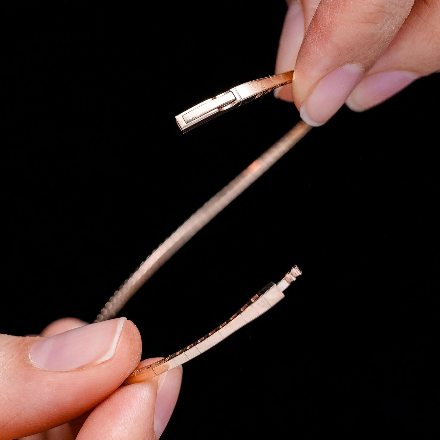 Prong Diamond Flex Bangle in 14K rose gold, 1pt / 0.70ctw, alternate view