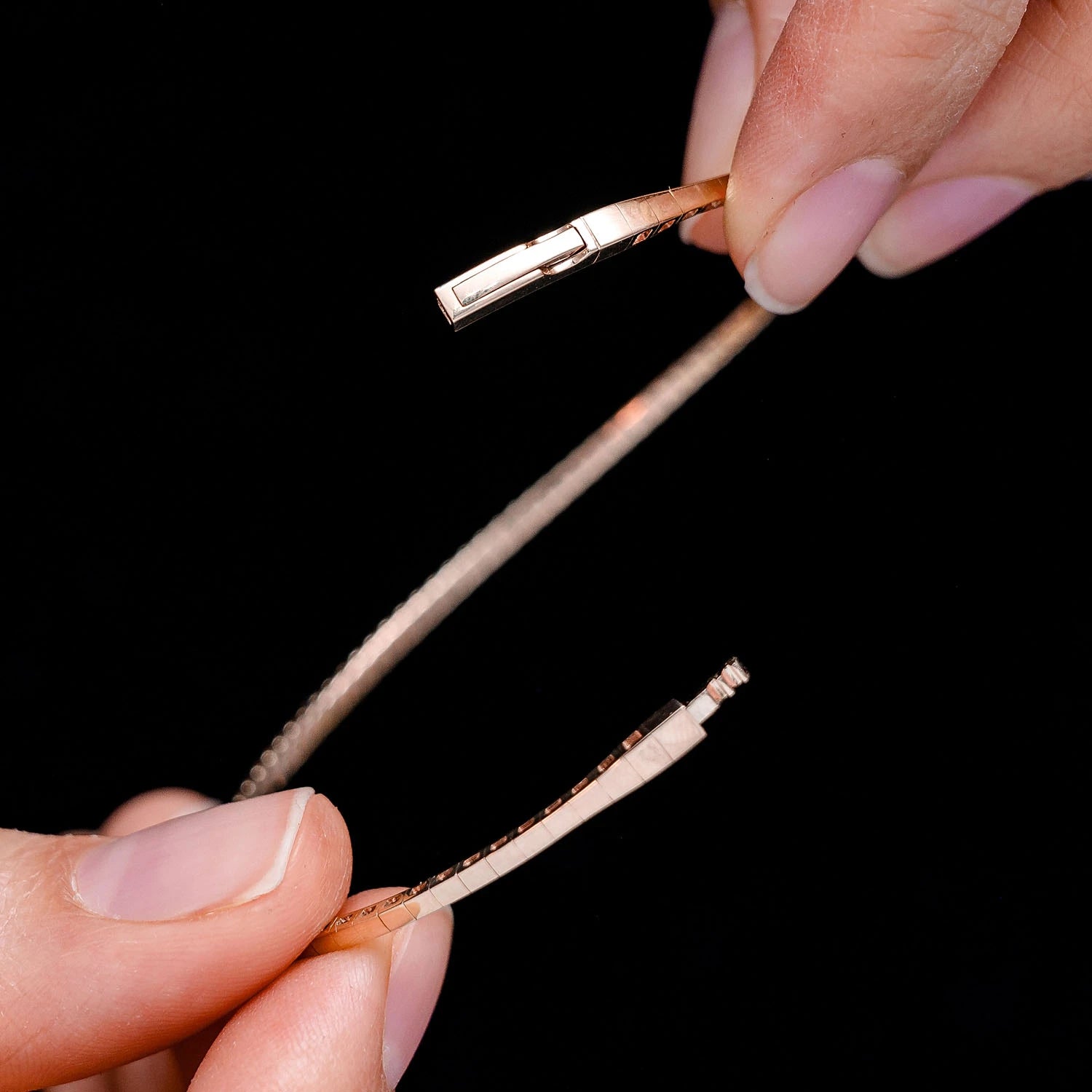 Prong Diamond Flex Bangle in 14K rose gold, 1pt / 0.70ctw, alternate view