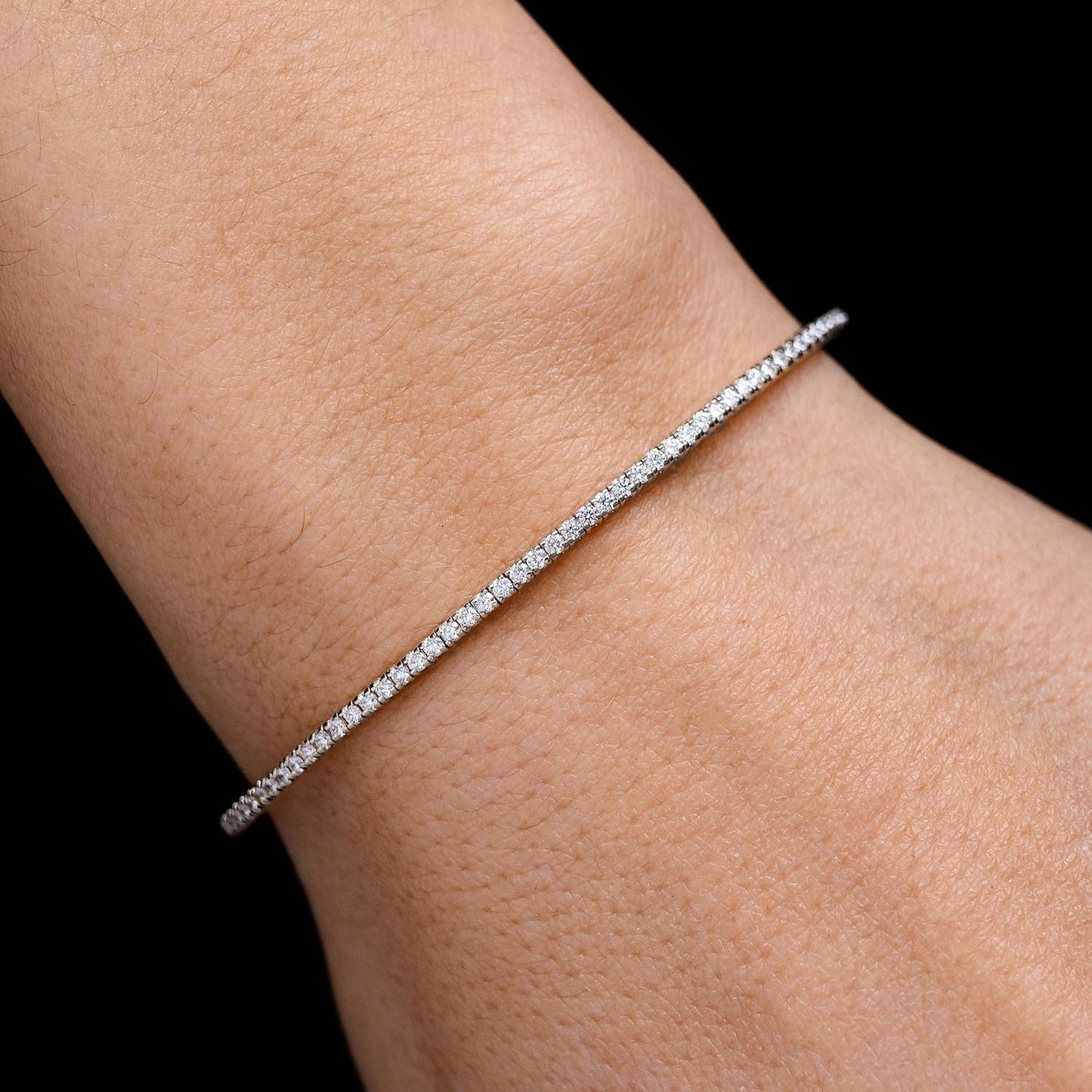 Prong Diamond Flex Bangle in 14K white gold, 1pt / 0.70ctw, detail view