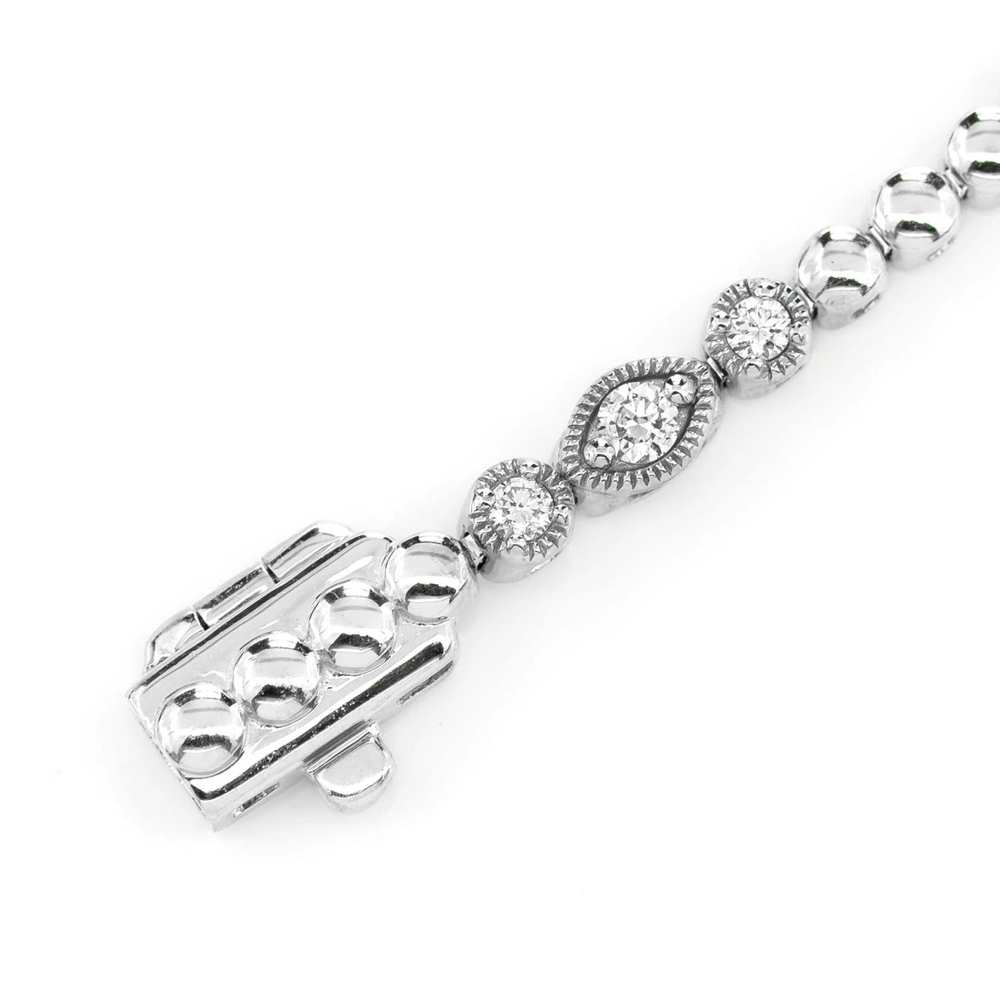 Oval & Round Bezel Diamond Link Bracelet in 14K white gold, detail view