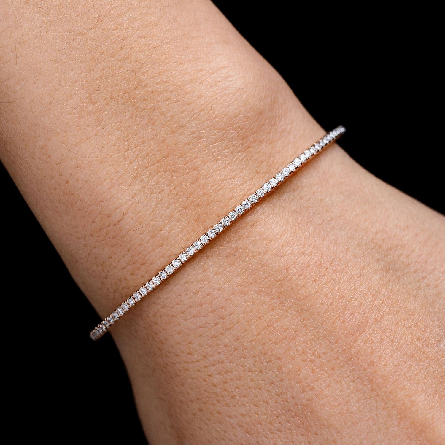Prong Diamond Flex Bangle in 14K rose gold, 1pt / 0.70ctw, detail view