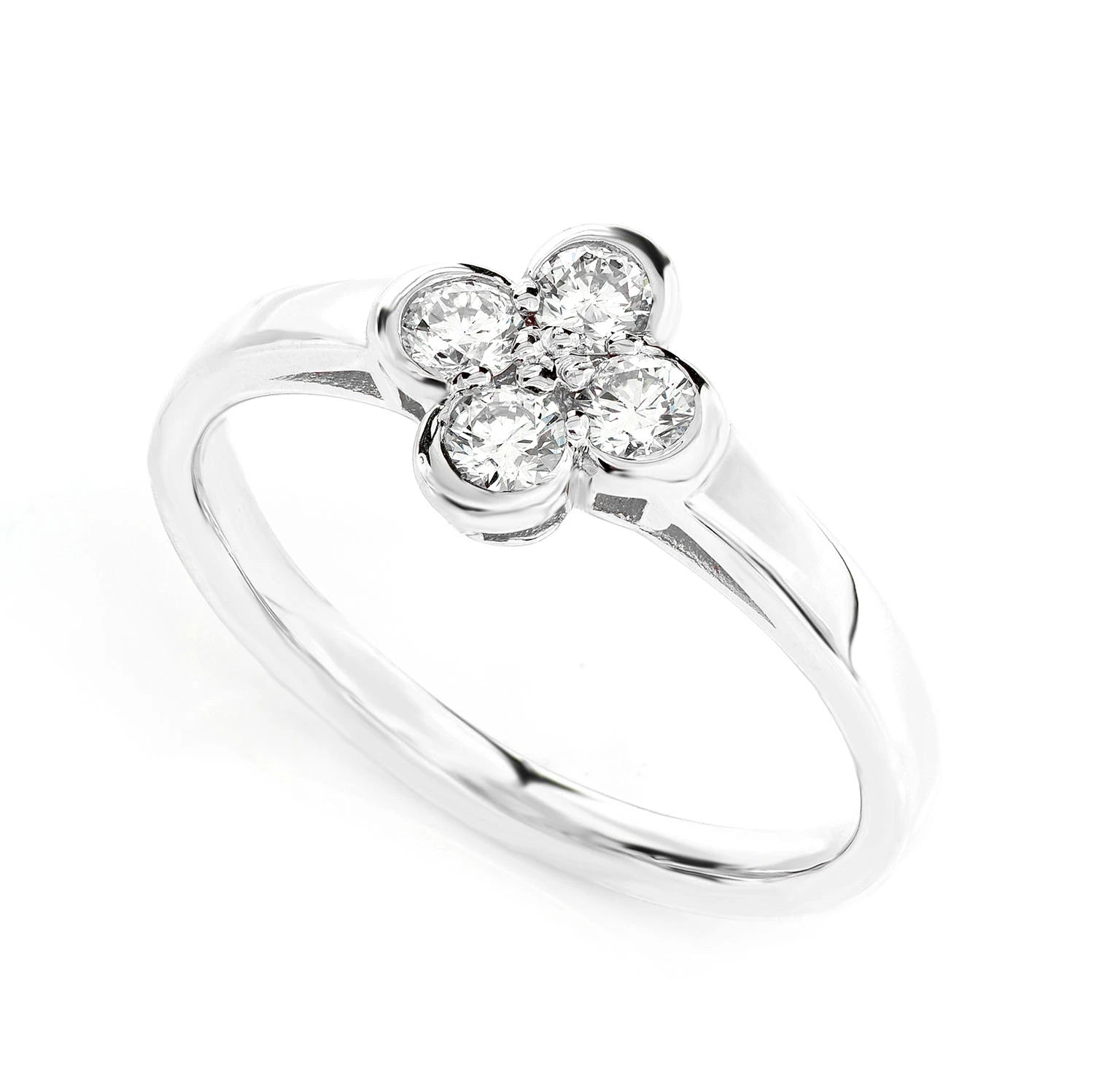 Clover Bezel Diamond Ring in 14K white gold, detail view