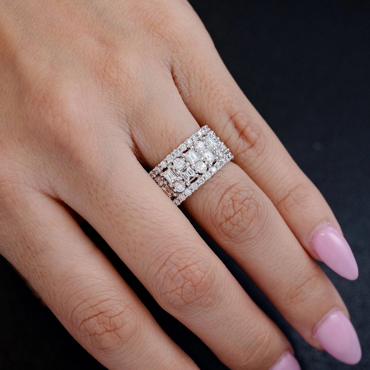 Baguette and Round Pattern Border Diamond Band Ring