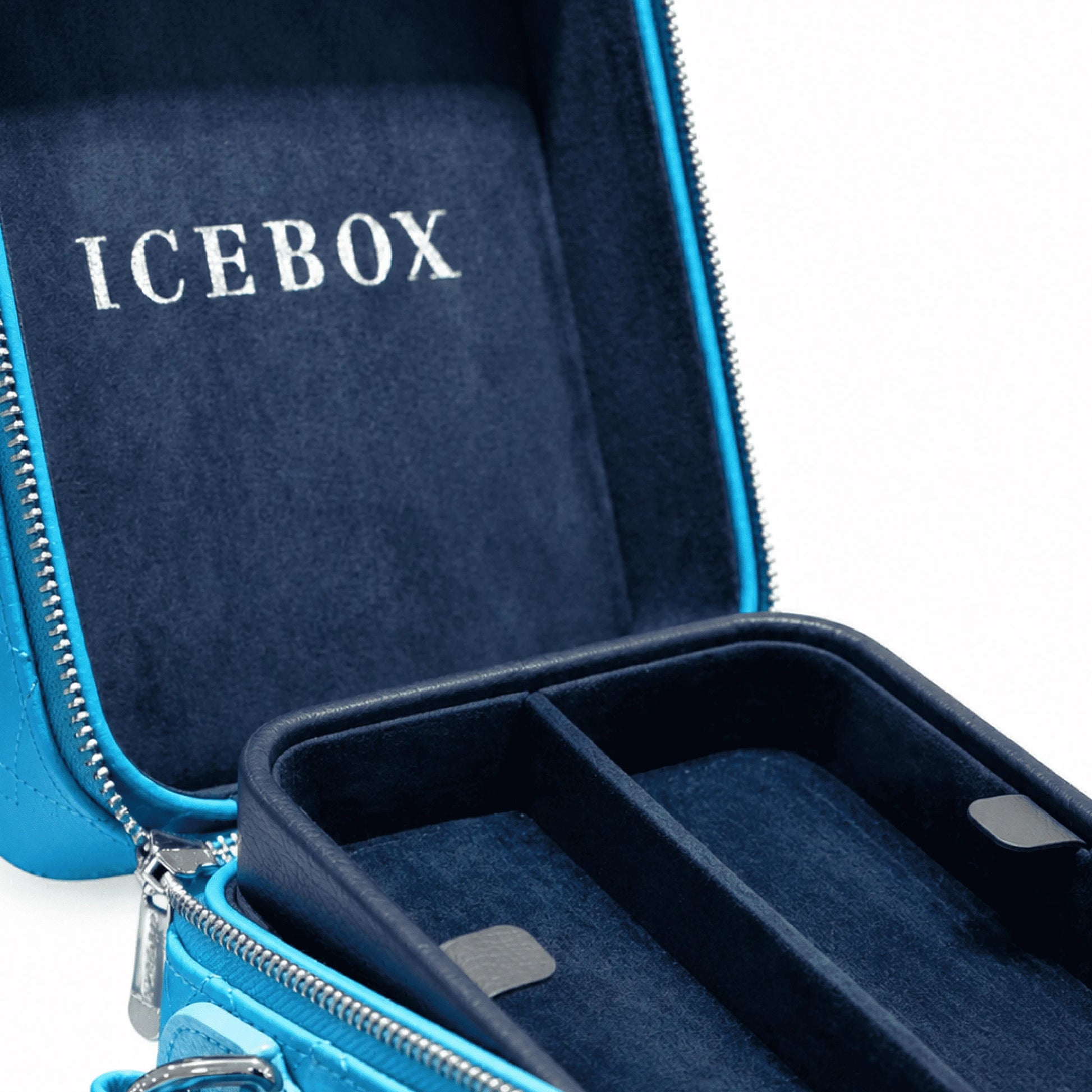 Icebox Medium Traveler Case in blue, 4-sunglass capacity, detail view 4