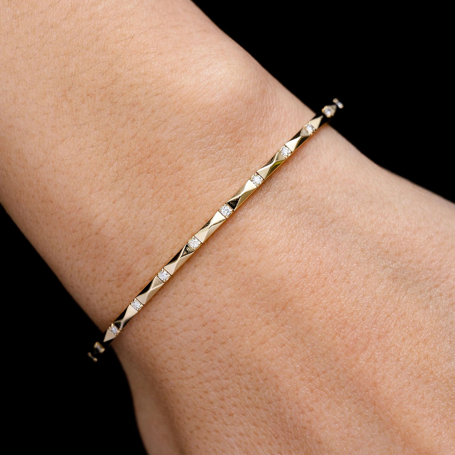 Pointed Rectangle Diamond Flex Bangle Bracelet in 14K yellow gold, detail view