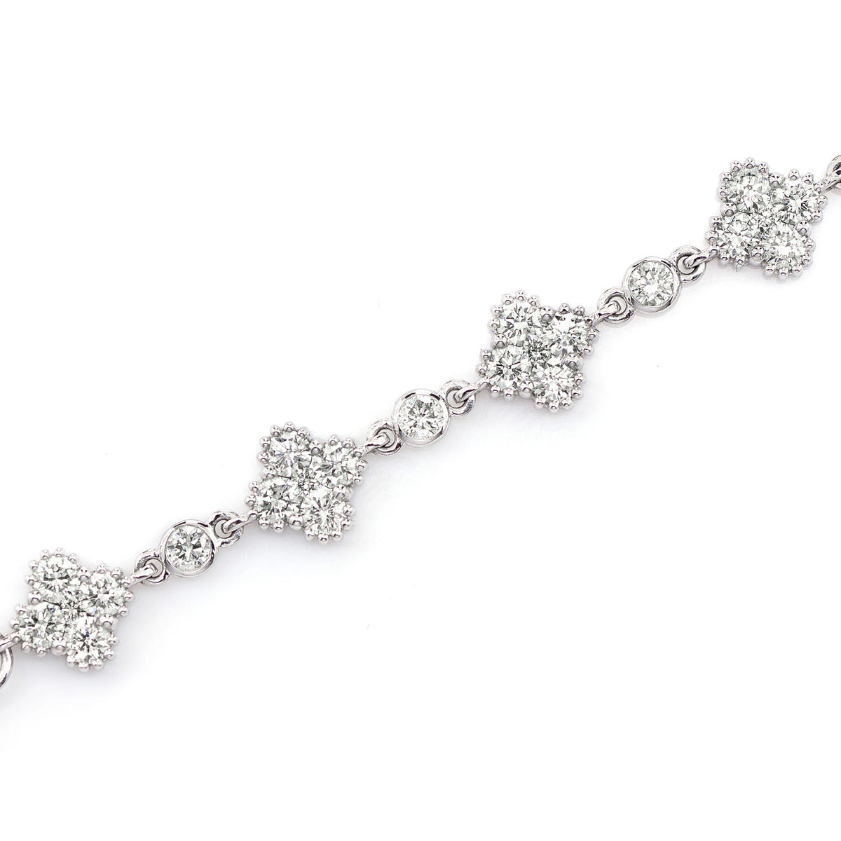 Clover Link Bezel Milgrain Diamond Bracelet
