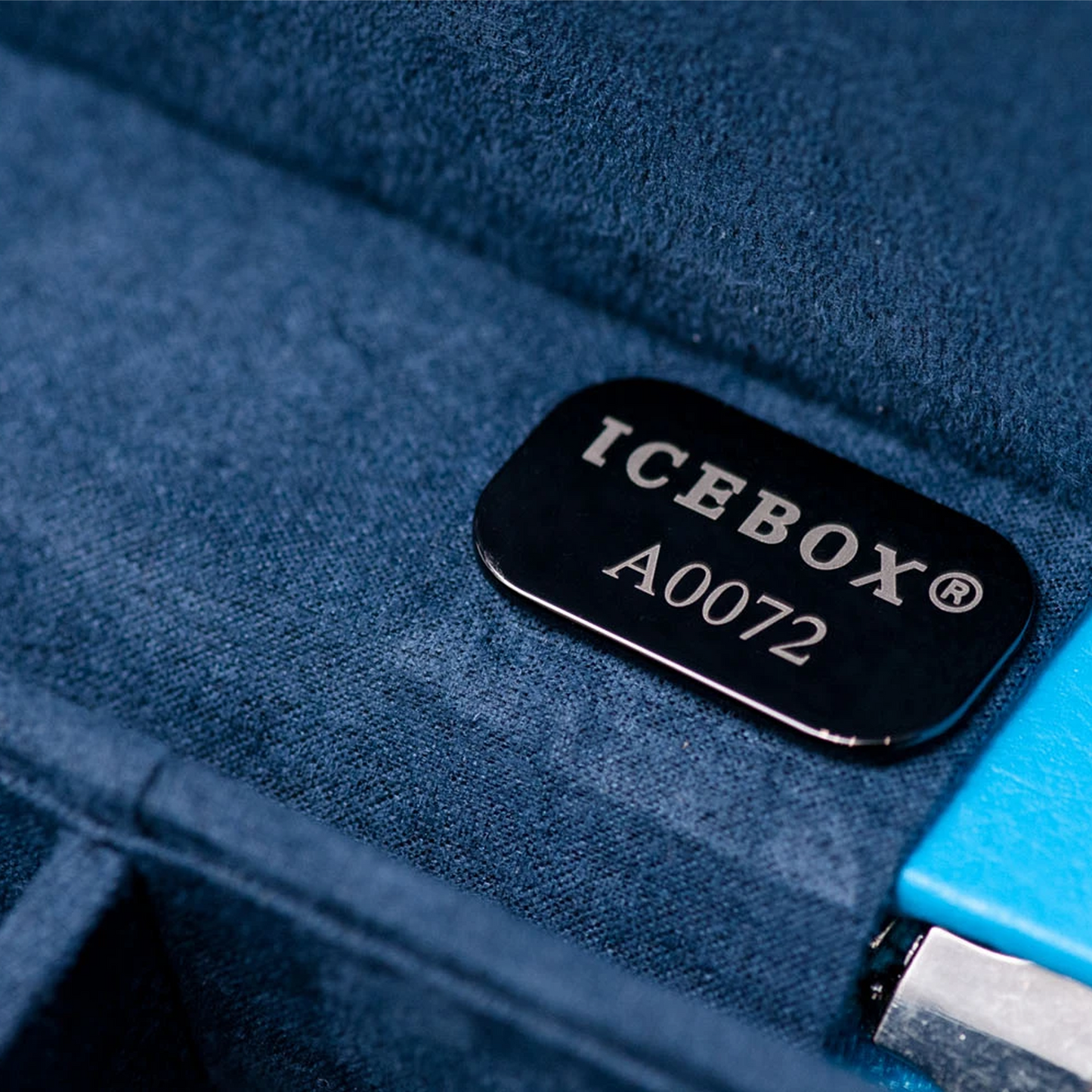 Icebox Large Traveler Case in navy, 2-watch capacity, detail view 5