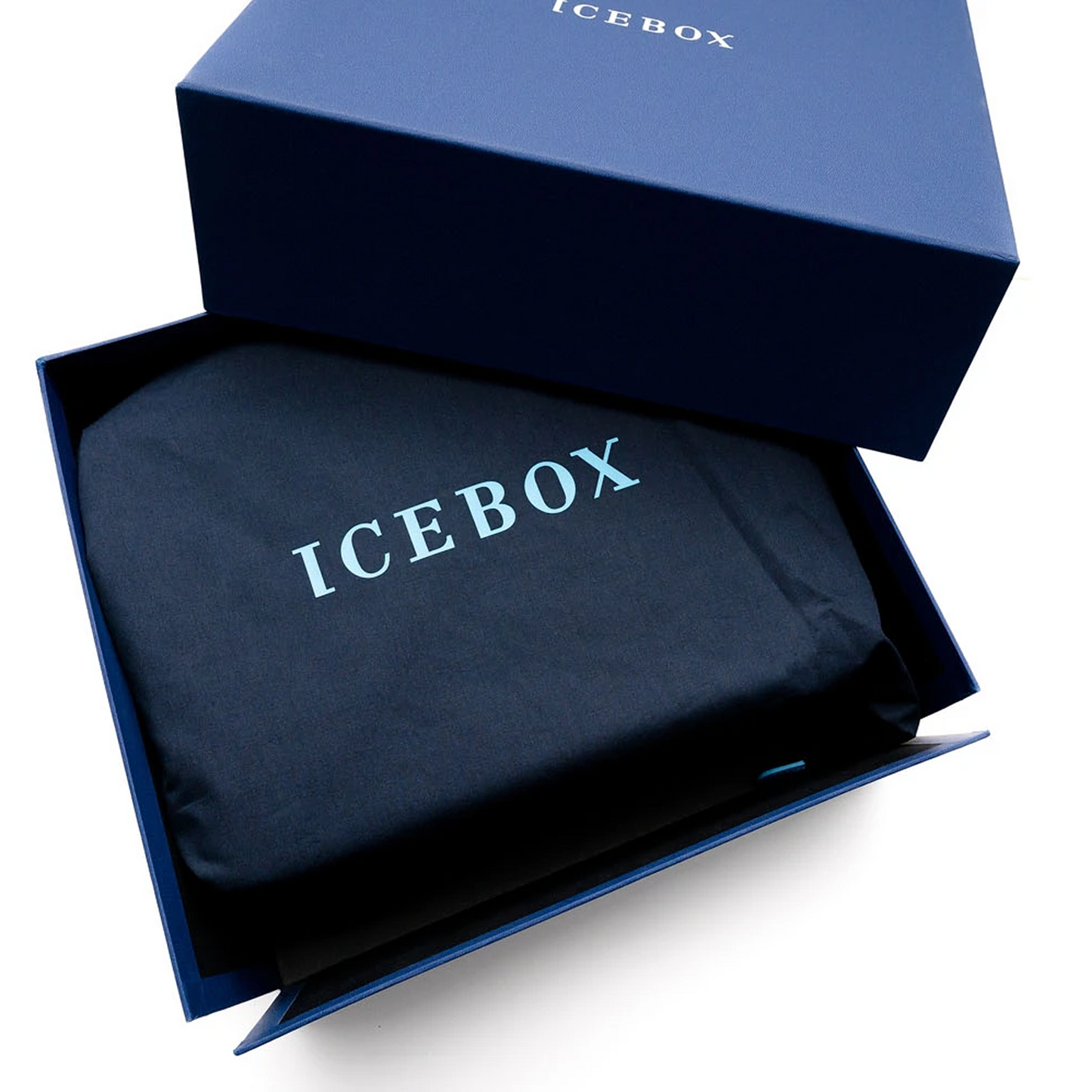 Icebox Voyager Case in blue gold, detail view 11