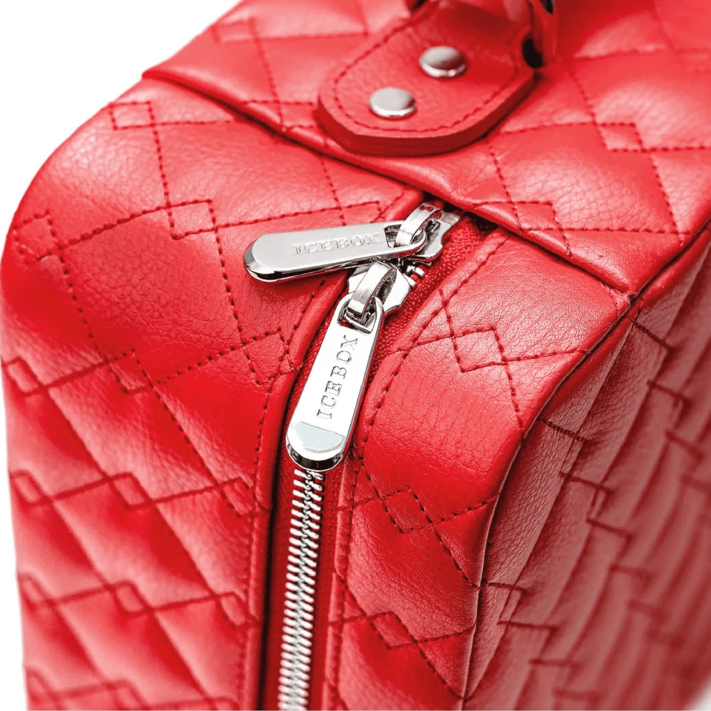 Icebox Large Traveler Case in red, 2-watch capacity, detail view 4
