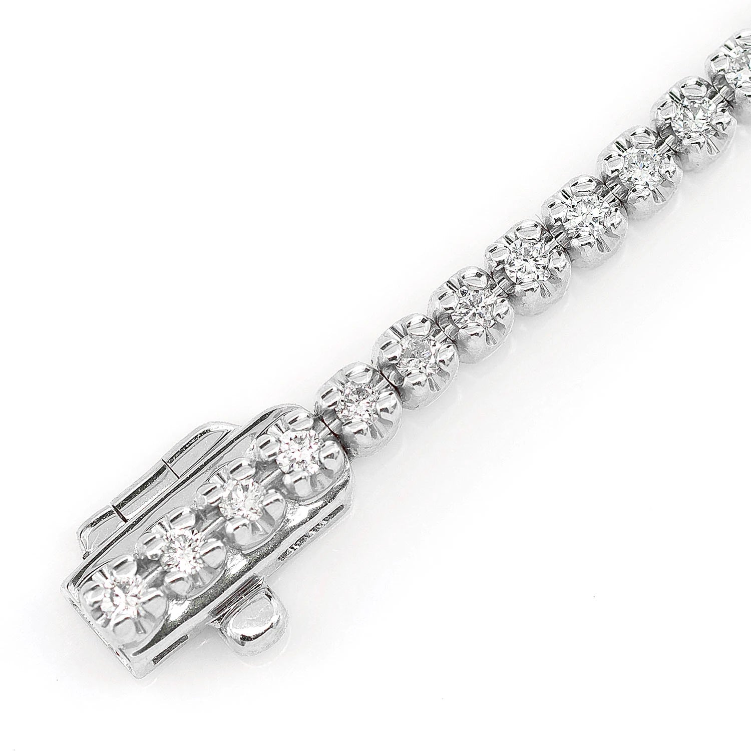 Crown Set Diamond Tennis Bracelet in 14K white gold, 0.5pt / 1.00ctw, detail view