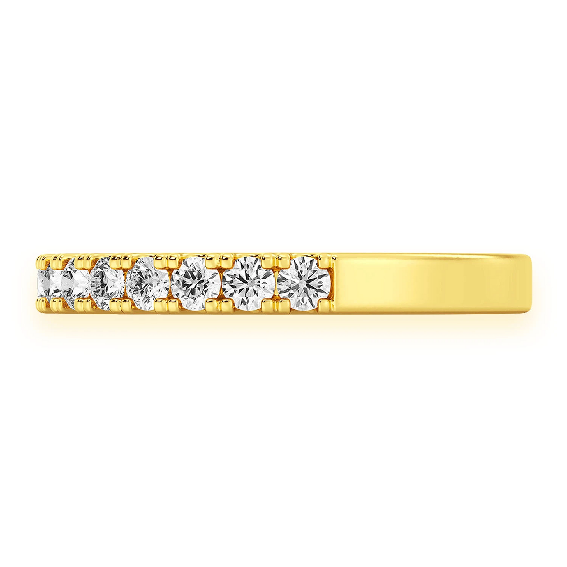 Extra Wide Single Row Band Ring in 14K yellow gold, detail view