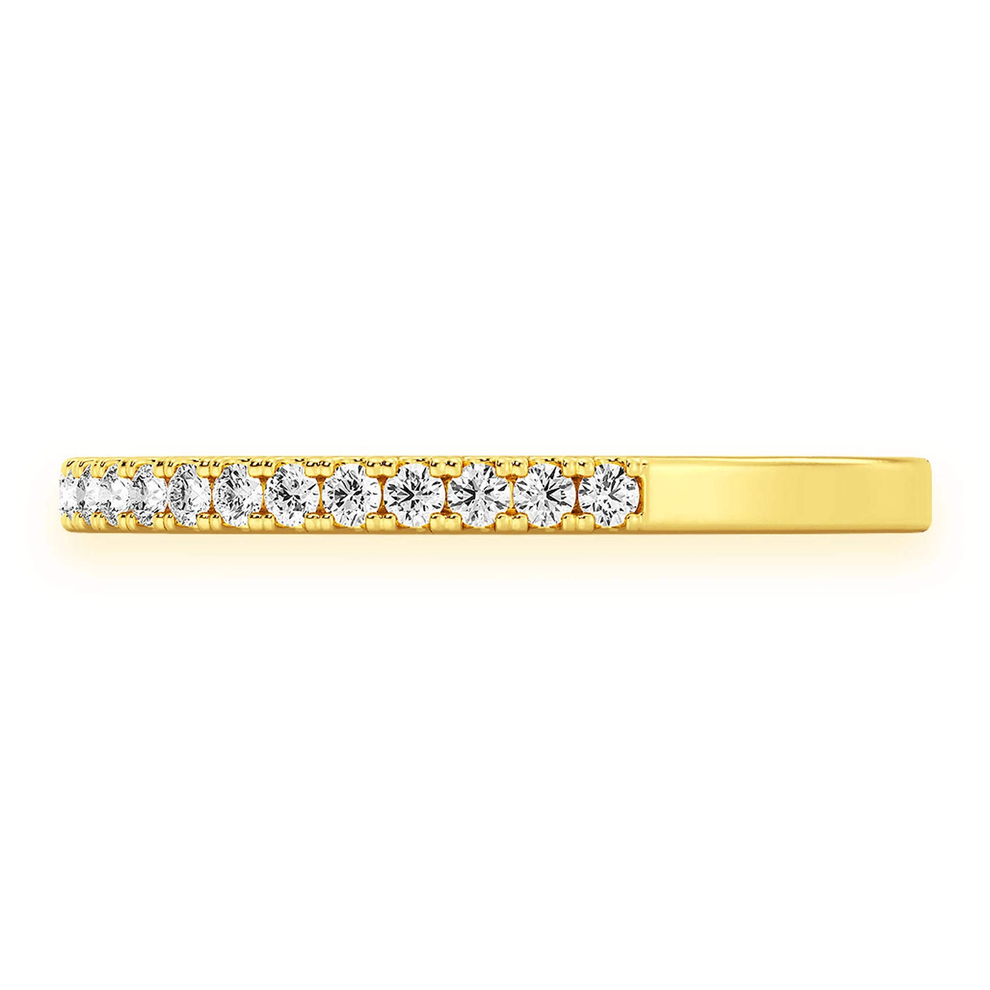 Bold Single Row Band Ring in 14K yellow gold, side view