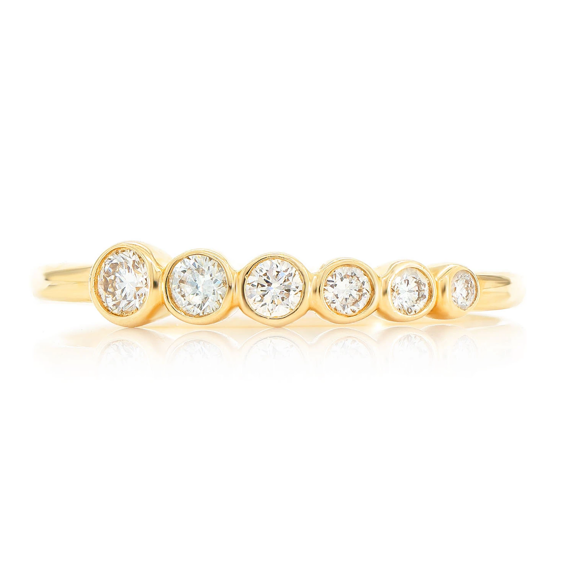 Graduated Diamond Ring in 14K yellow gold, front view