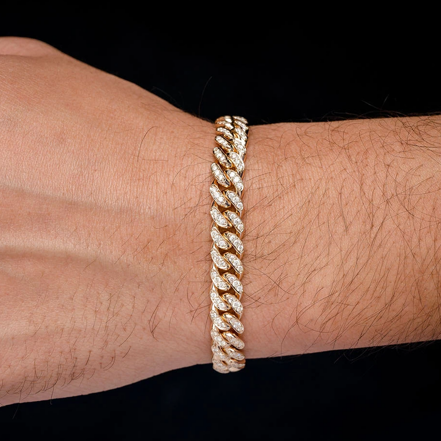 Miami Cuban Diamond Bracelet in 14K yellow gold, 8mm /4.00ctw width, detail view