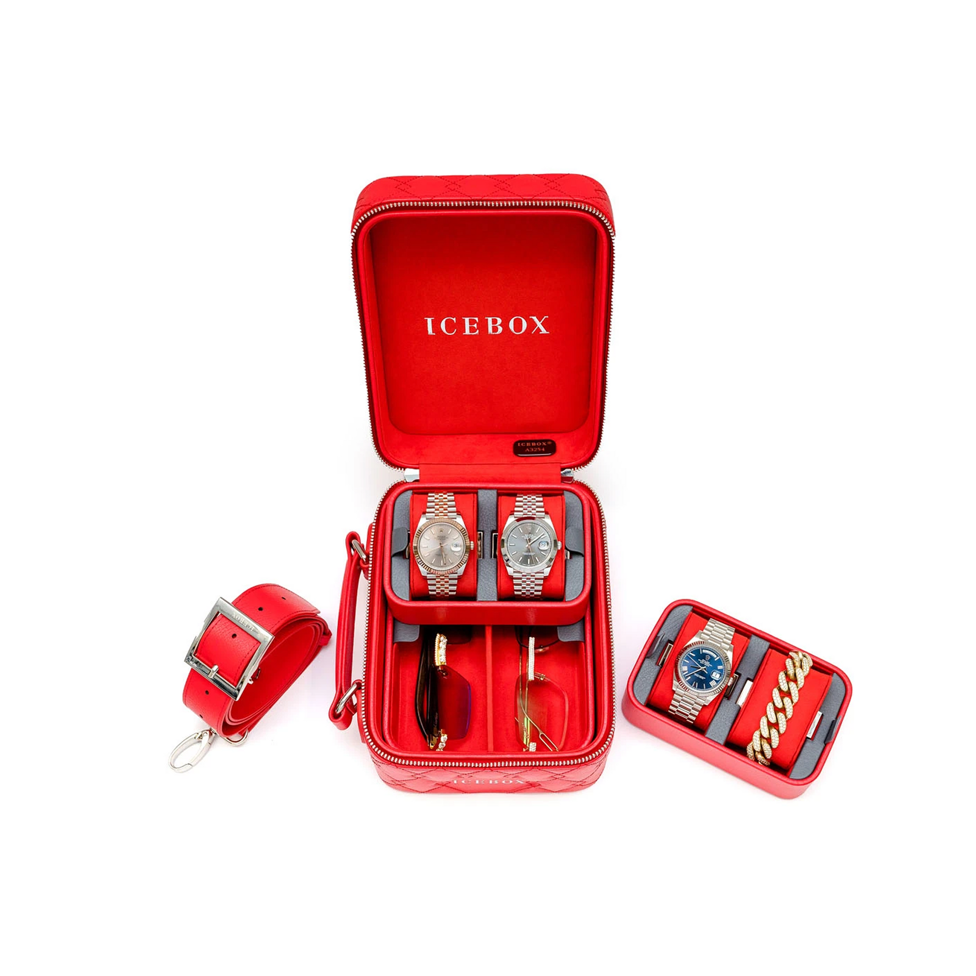 Icebox Medium Traveler Case in red, 4-watch capacity, detail view 4