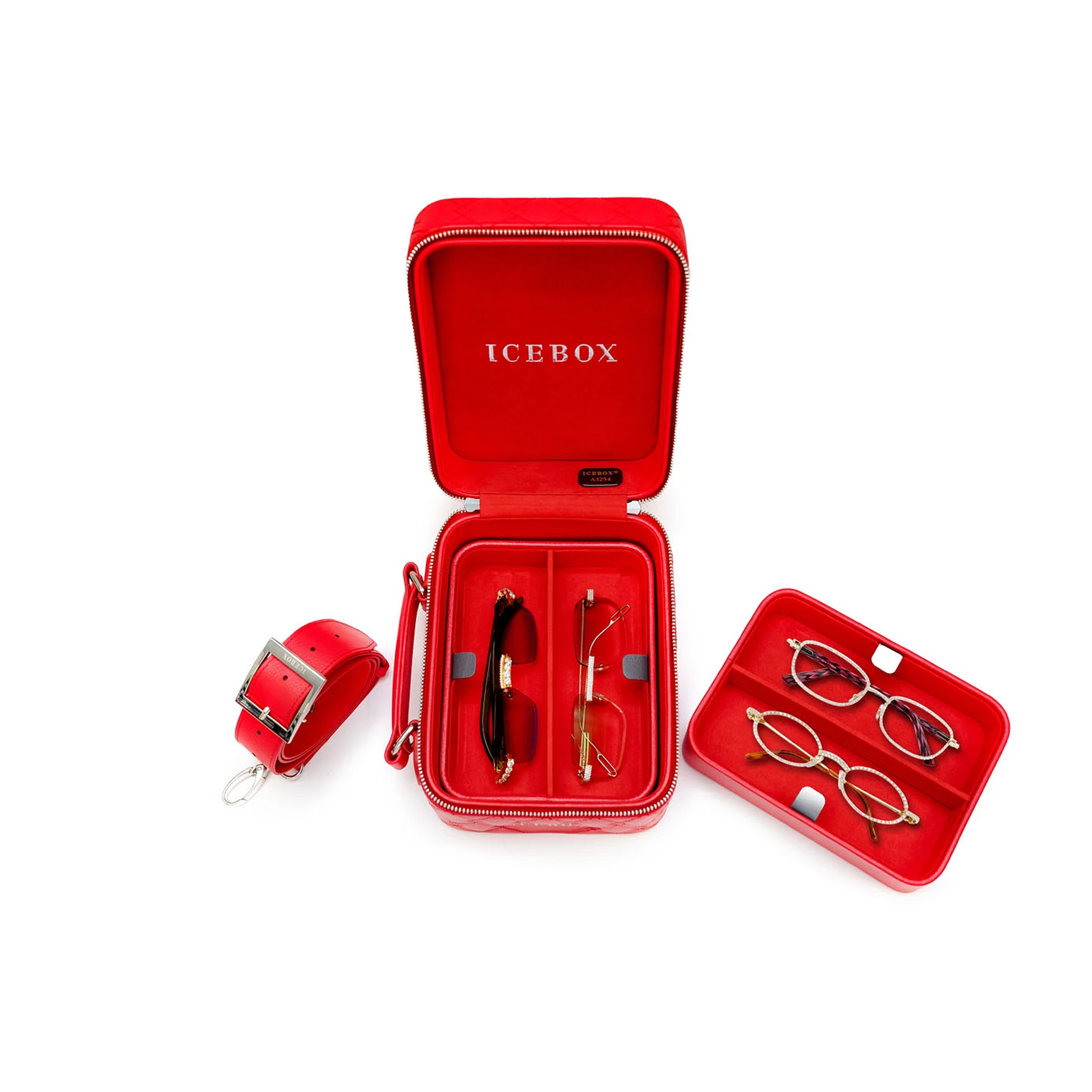 Icebox Medium Traveler Case in red, 4-sunglass capacity, detail view 4
