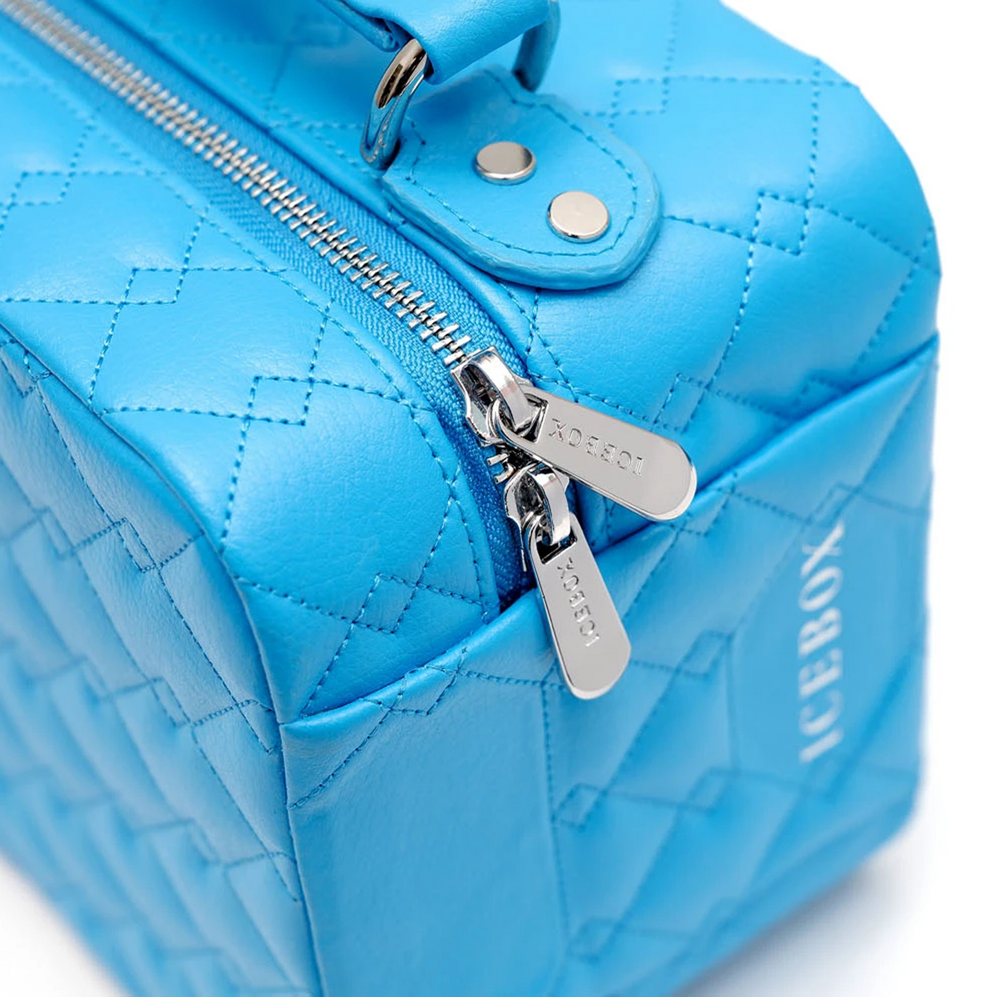 Icebox Medium Traveler Case in blue, 4-sunglass capacity, detail view 5
