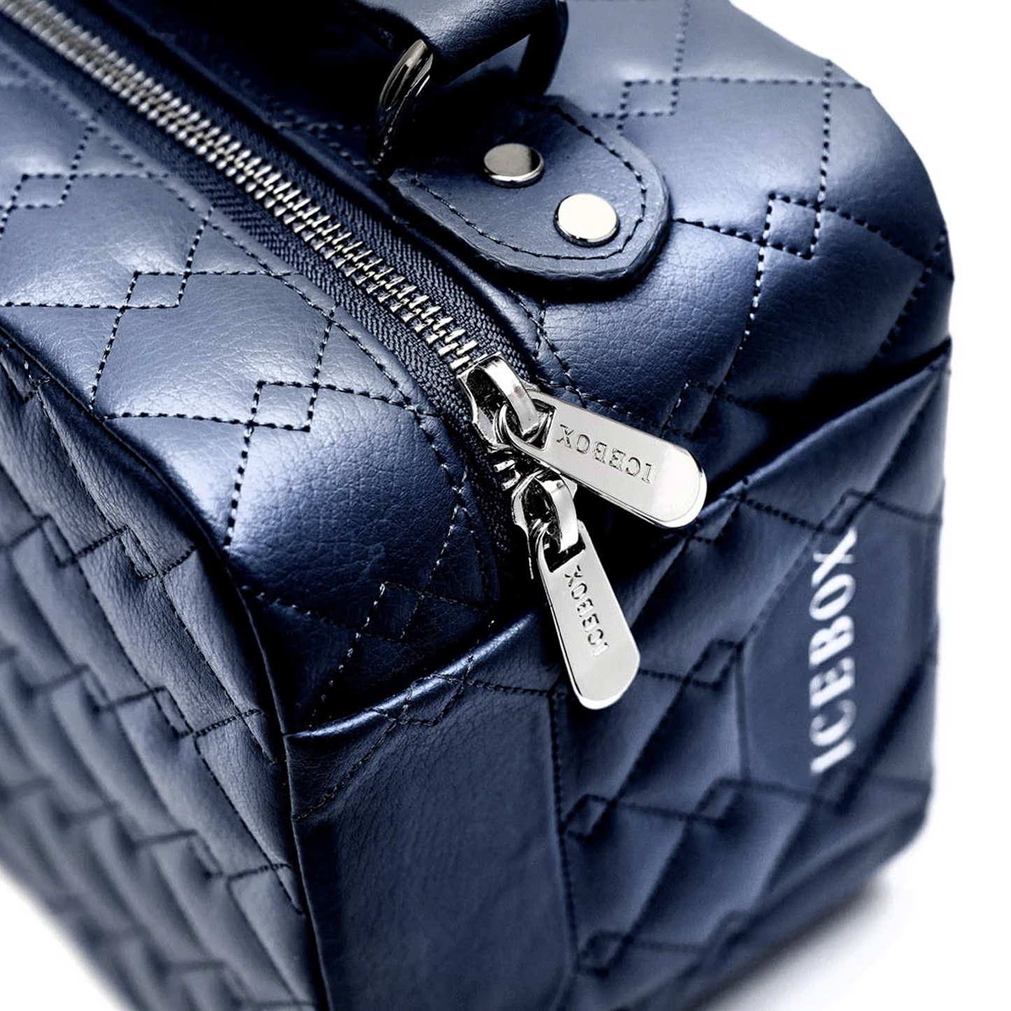 Icebox Medium Traveler Case in navy, 2-watch capacity, detail view 5