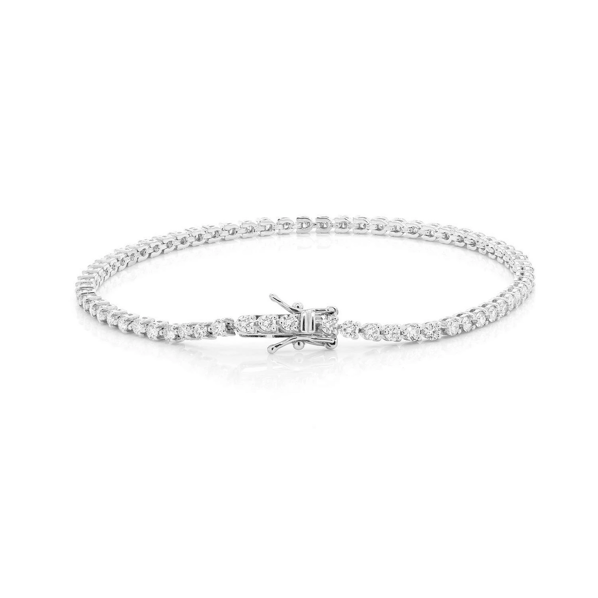 Prong Diamond Tennis Bracelet in 14K white gold, 3pt / 2.50ctw, clasp detail