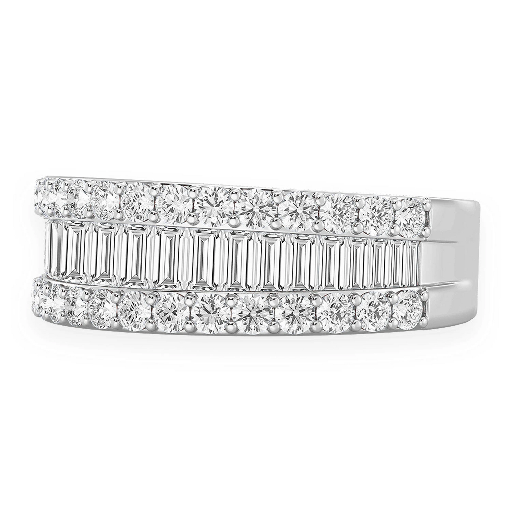 Baguette & Round Border Diamond Ring in 14K white gold, detail view