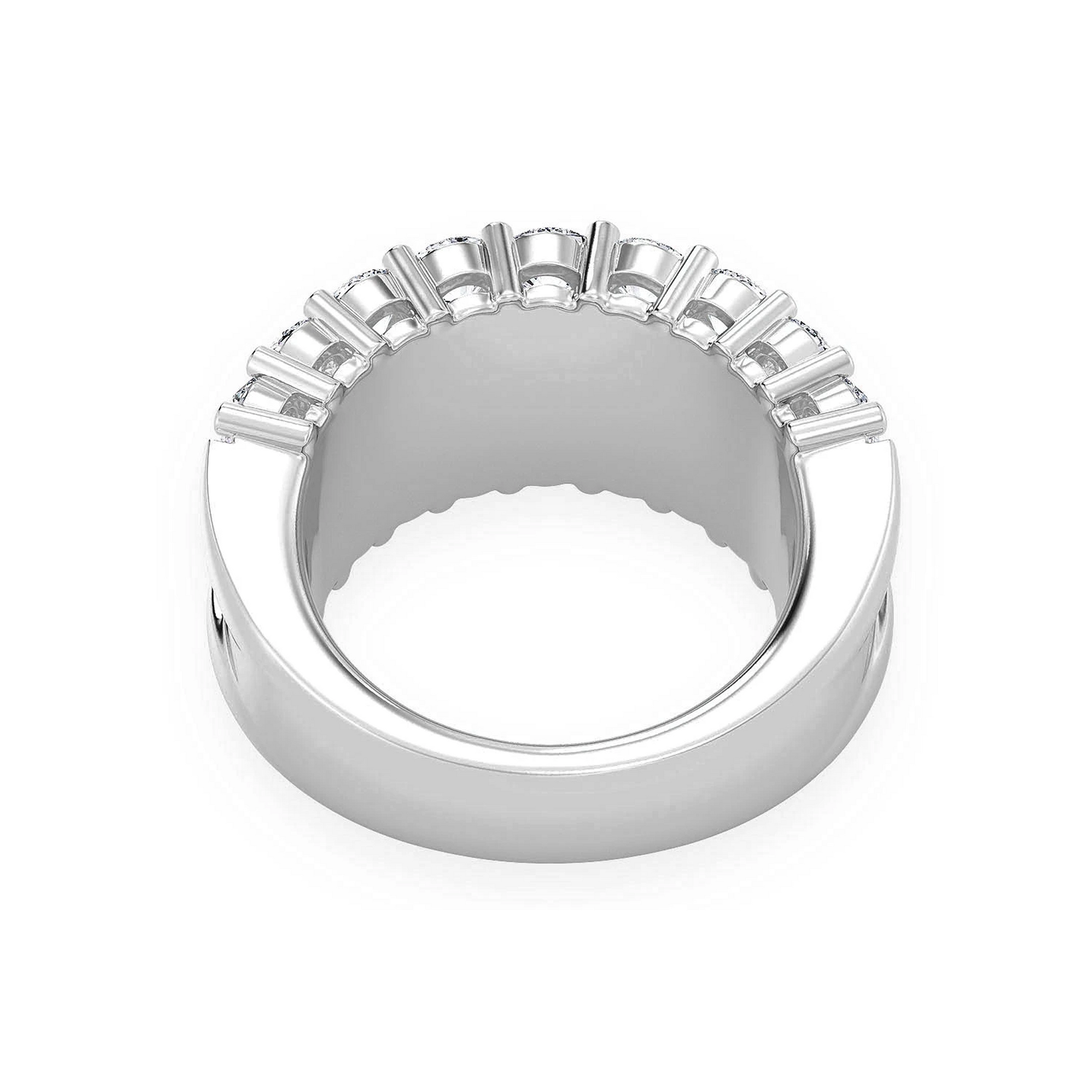 Single Row Baguette Diamond Band Ring in 14K white gold, detail view
