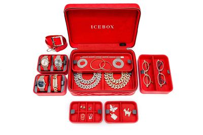 Icebox Leather World Traveler Jewelry Case - 4 Watches Red