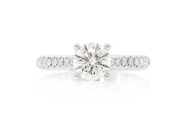 Round Solitaire Tapered Shank Ring 14K   